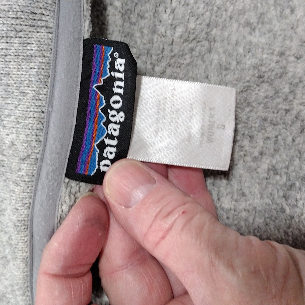 Patagonia light gray zip fleece jacket. Small - Picture 12 of 13